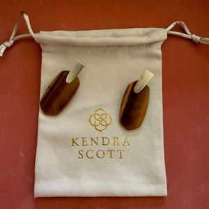 Brown and gold Kendra Scott earrings